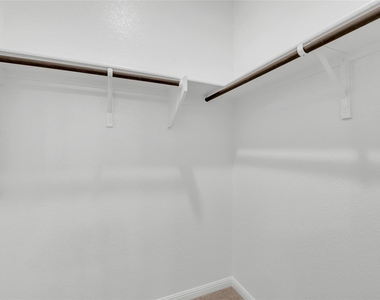 2412 Ekvall Dr - Photo Thumbnail 8