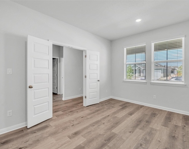 2412 Ekvall Dr - Photo Thumbnail 9