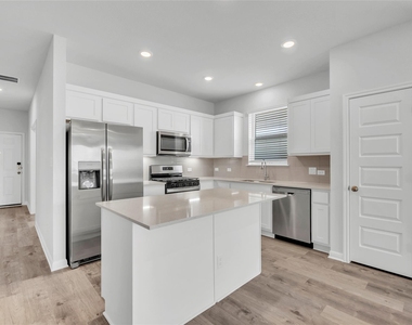 2412 Ekvall Dr - Photo Thumbnail 1