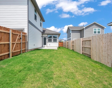 2412 Ekvall Dr - Photo Thumbnail 18