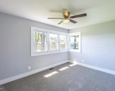 105 Meadow Road - Photo Thumbnail 15