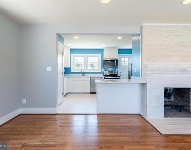 105 Meadow Road - Photo Thumbnail 9