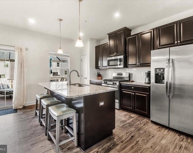 10732 Lamoka Lane - Photo Thumbnail 6