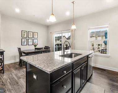 10732 Lamoka Lane - Photo Thumbnail 5
