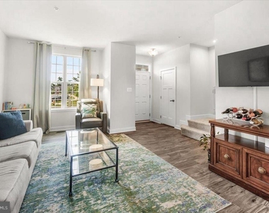 10732 Lamoka Lane - Photo Thumbnail 3