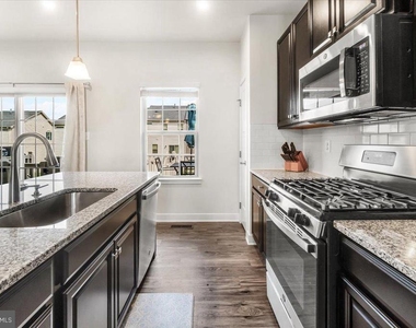 10732 Lamoka Lane - Photo Thumbnail 8