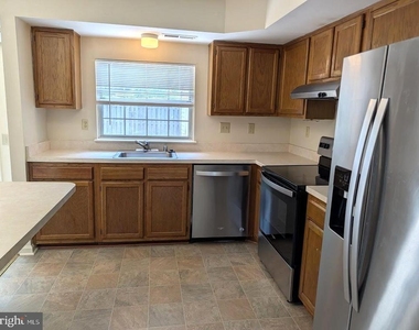4674 Grosbeak Place - Photo Thumbnail 7