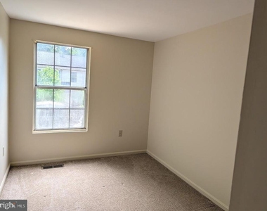 4674 Grosbeak Place - Photo Thumbnail 9