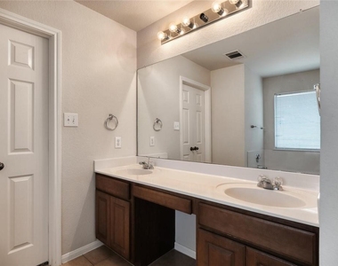 314 Hidden Brook Ln - Photo Thumbnail 7