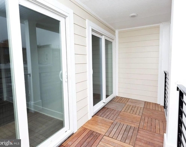 1742 Fleet Street - Photo Thumbnail 10
