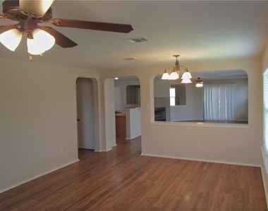 224 Wildwood Dr - Photo Thumbnail 4
