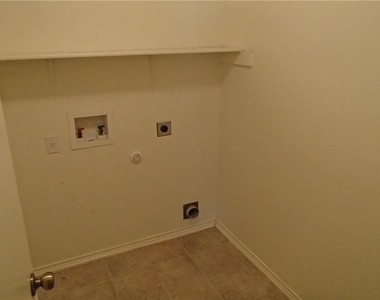 224 Wildwood Dr - Photo Thumbnail 13