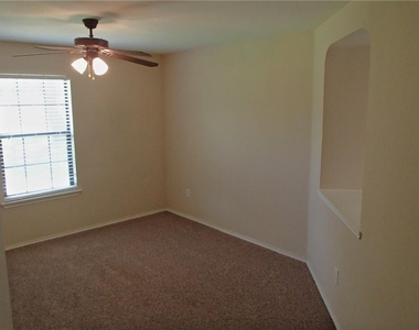 224 Wildwood Dr - Photo Thumbnail 12