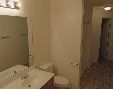 224 Wildwood Dr - Photo Thumbnail 8