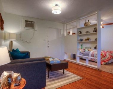 302 E 34th St - Photo Thumbnail 5
