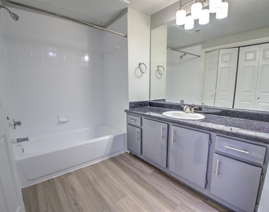 2320 Gracy Farms Unit #1323 - Photo Thumbnail 15