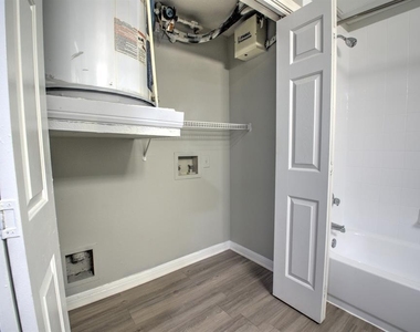 2320 Gracy Farms Unit #1323 - Photo Thumbnail 13