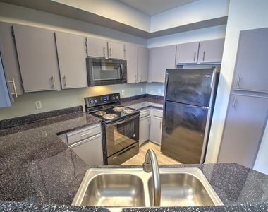 2320 Gracy Farms Unit #1323 - Photo Thumbnail 3