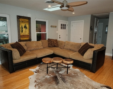 1517 Weyford Dr - Photo Thumbnail 2
