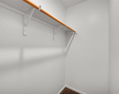 2528 Willkomen Way - Photo Thumbnail 17