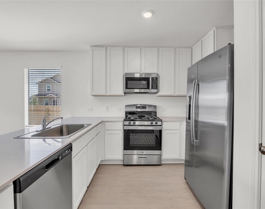 2528 Willkomen Way - Photo Thumbnail 3