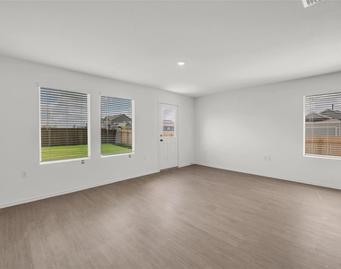 2528 Willkomen Way - Photo Thumbnail 4