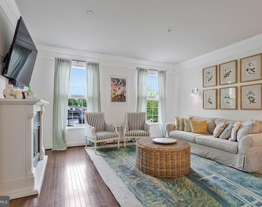 703 Skippers Lane - Photo Thumbnail 6