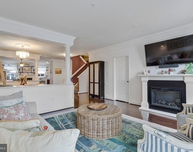 703 Skippers Lane - Photo Thumbnail 7