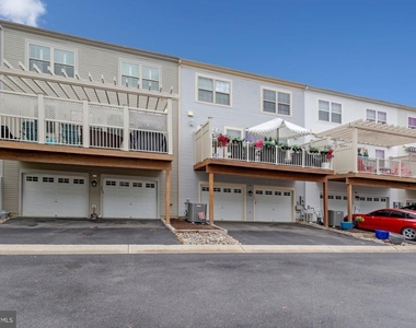 703 Skippers Lane - Photo Thumbnail 35