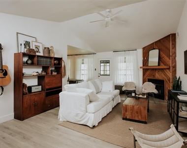 11210 Hidden Bluff Dr - Photo Thumbnail 2
