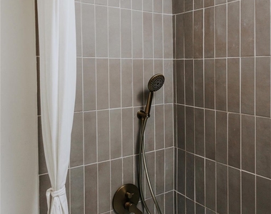 11210 Hidden Bluff Dr - Photo Thumbnail 14