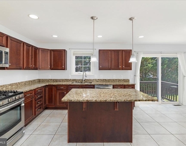 132 Pineview Avenue - Photo Thumbnail 14