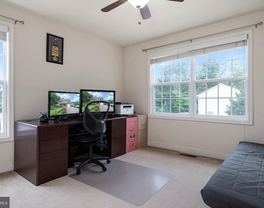 132 Pineview Avenue - Photo Thumbnail 18