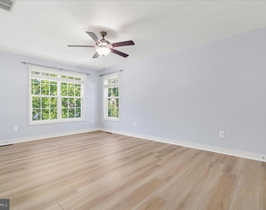 132 Pineview Avenue - Photo Thumbnail 22