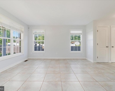 132 Pineview Avenue - Photo Thumbnail 11