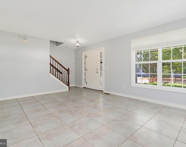 132 Pineview Avenue - Photo Thumbnail 12