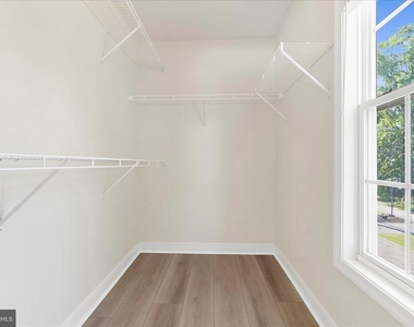 132 Pineview Avenue - Photo Thumbnail 24