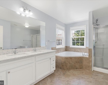 132 Pineview Avenue - Photo Thumbnail 26