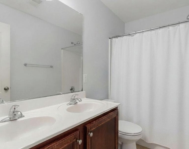 132 Pineview Avenue - Photo Thumbnail 36