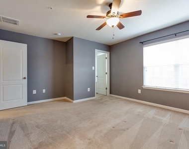 1314 Hawthorn Drive - Photo Thumbnail 18