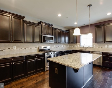 1314 Hawthorn Drive - Photo Thumbnail 1