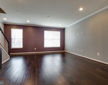 1314 Hawthorn Drive - Photo Thumbnail 9