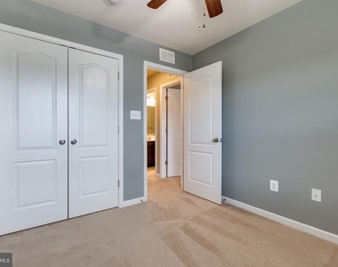 1314 Hawthorn Drive - Photo Thumbnail 24