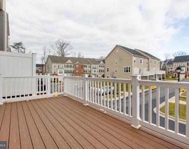 1314 Hawthorn Drive - Photo Thumbnail 12