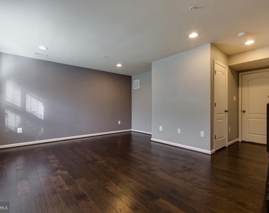 1314 Hawthorn Drive - Photo Thumbnail 32