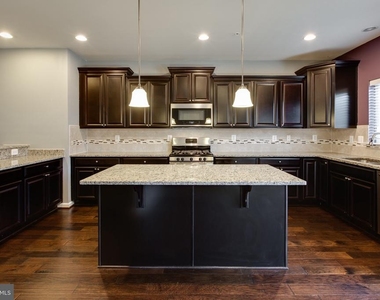 1314 Hawthorn Drive - Photo Thumbnail 2