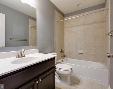 1314 Hawthorn Drive - Photo Thumbnail 26