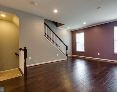 1314 Hawthorn Drive - Photo Thumbnail 10