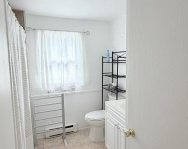 508 Lloyd Street - Photo Thumbnail 14