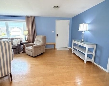 508 Lloyd Street - Photo Thumbnail 1